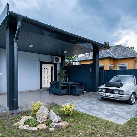 Garden Lux Apartman Hajdúszoboszló Buitenkant foto