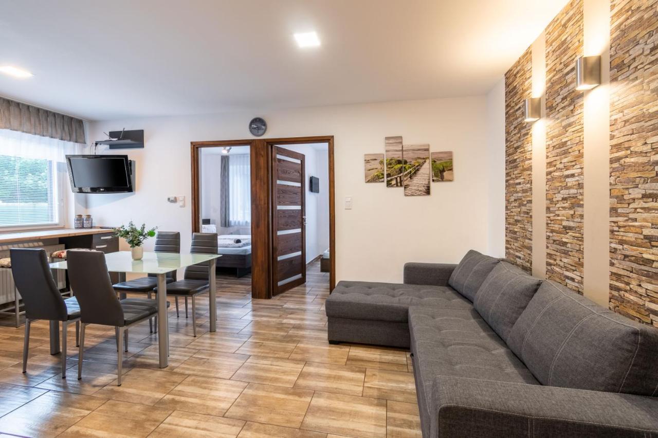 Garden Lux Apartman Hajdúszoboszló Buitenkant foto