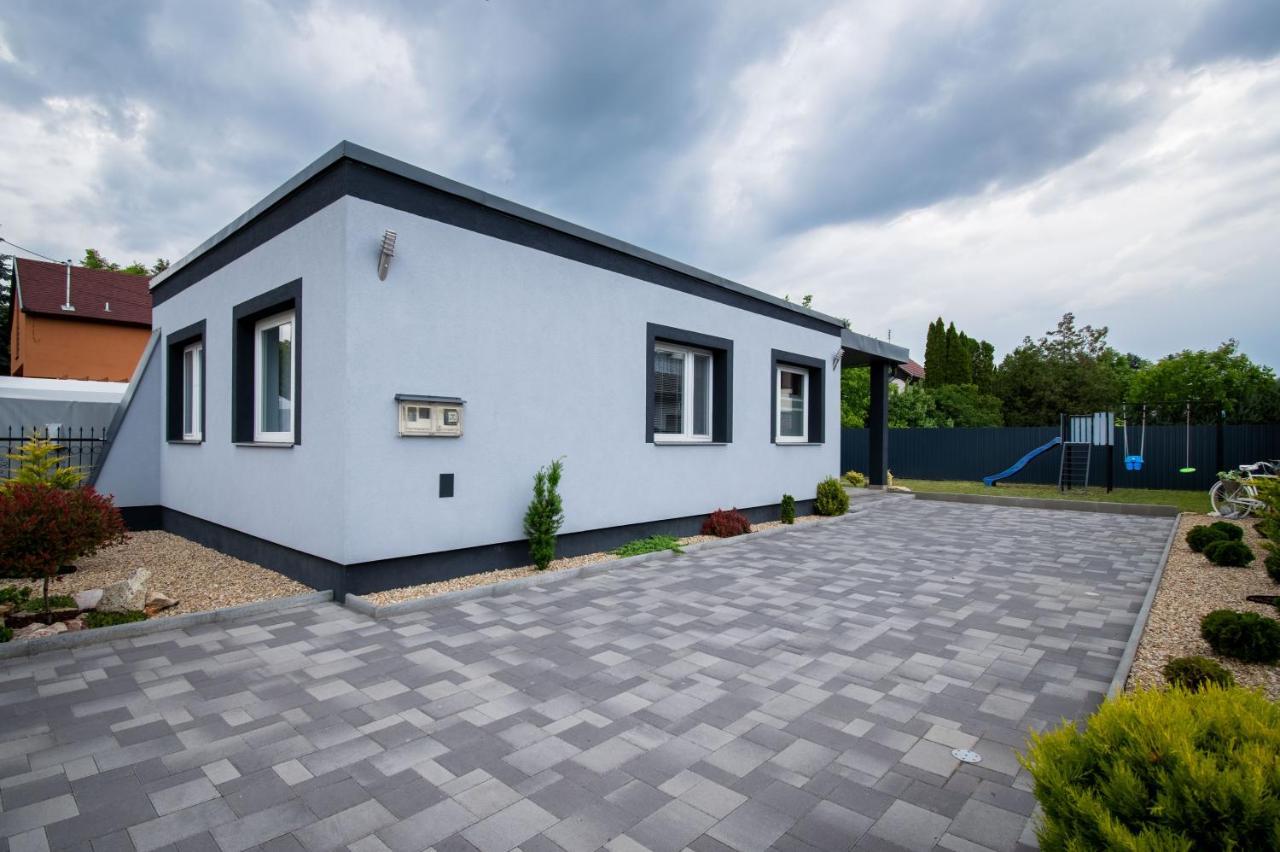 Garden Lux Apartman Hajdúszoboszló Buitenkant foto