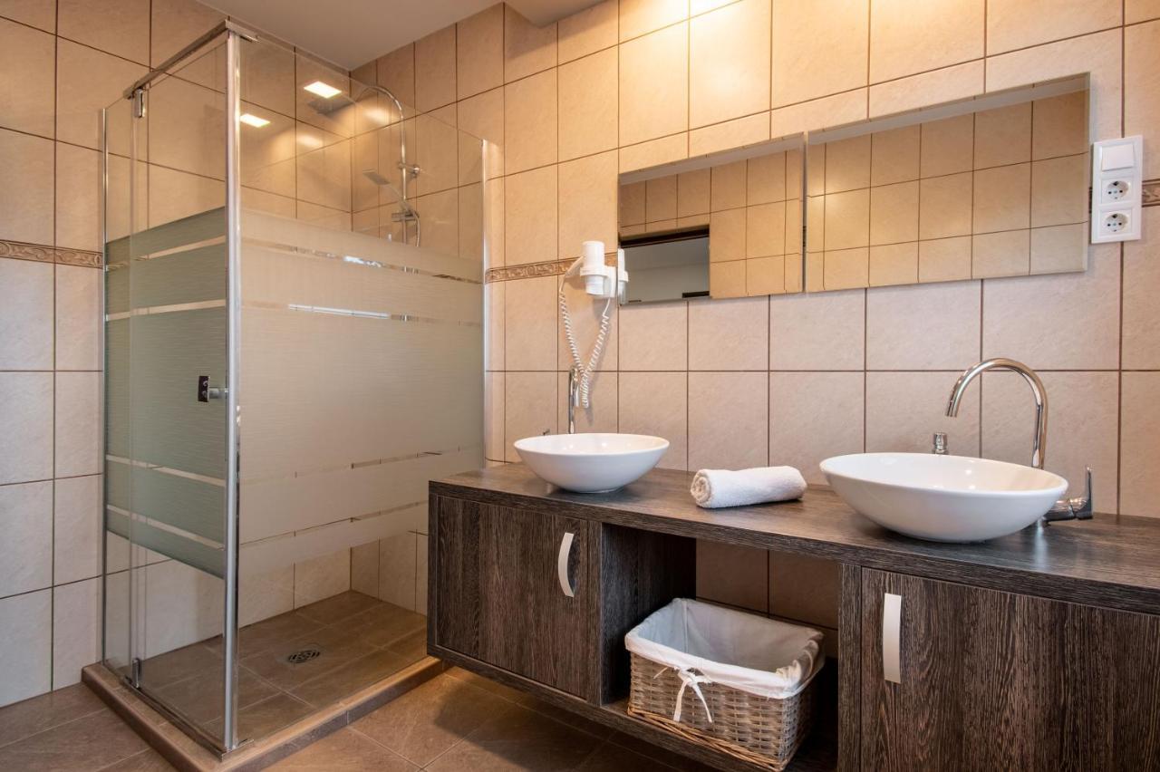 Garden Lux Apartman Hajdúszoboszló Buitenkant foto